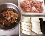 トロ旨！大根と鶏モモ肉・干椎茸の餡掛旨煮作り方1写真