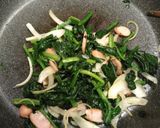 ほうれん草、玉ねぎ、ウインナー炒め。作り方4写真