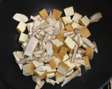 厚揚げとスナップエンドウと椎茸の塩炒め作り方3写真