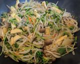 もやしと豆苗のガパオ風炒め作り方3写真