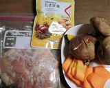 塩糀漬け鶏もも肉と甘栗で根菜の煮物を～作り方2写真