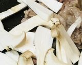 豚肉とキノコの出汁しょう油やきそば作り方1写真