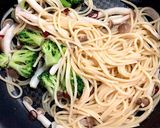 塩サバしめじブロッコリーのペペロンチーノ作り方4写真