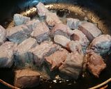 豚肩ロースとしめじの胡麻醤油炒め作り方2写真