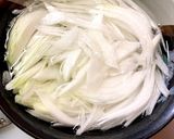 新玉ねぎとザーサイと鶏皮サラダ作り方2写真