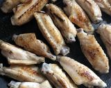 鶏手羽とうずらの照り煮作り方2写真