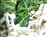 ささみと春菊としめじのマヨ醤油炒め☆作り方2写真