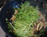 豆苗としめじと豚肉炒め作り方7写真