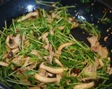 豆苗としめじと豚肉炒め作り方8写真