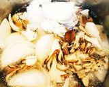 新玉ねぎと舞茸のしょう油麹スープ作り方1写真