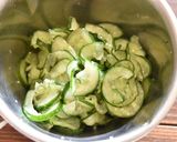 きゅうりとカニかまの中華風酢の物作り方1写真