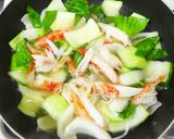 青梗菜･新玉ねぎ･カニカマの中華スープ煮作り方3写真