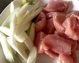 鶏肉とネギの甘味噌炒め丼作り方1写真