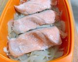 ノンオイルでヘルシー！野菜と鮭の蒸しもの作り方3写真