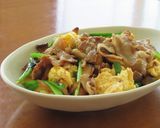 豚バラ肉とニラとしめじと卵の香味炒め作り方5写真