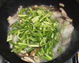 白身魚と豆腐とにんにくの芽の沙茶醤炒め作り方7写真