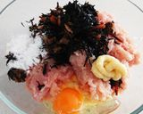 鶏ムネ肉とハンペンとひじきのつくね作り方4写真
