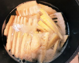 タケノコとワカメと鶏肉の煮物作り方1写真