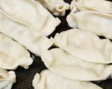 餃子の自由焼き●コーンバターたっぷり餃子作り方1写真