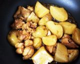 甘辛たれで♪鶏肉とじゃが芋の甘辛炒め作り方5写真