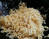 スパイシーなミーゴレン風♥️日清焼そば作り方4写真