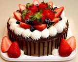 苺いっぱいチョコムースケーキ作り方11写真