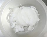 さっぱり☆新玉ねぎとニラの梅肉おかか和え作り方1写真