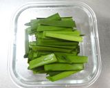 さっぱり☆新玉ねぎとニラの梅肉おかか和え作り方3写真
