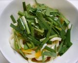 レンジで簡単！汁なし☆ニラ玉うどん作り方2写真