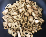 茹で鶏とれんこんと大豆の黒酢炒め作り方4写真