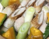 鶏肉と竹輪の野菜鍋●うどんをのせて作り方3写真