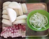 豚バラ肉と大根の味噌煮作り方1写真