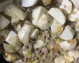 里芋とひき肉の煮物作り方3写真