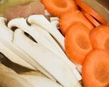 鶏肉とキノコの雑炊●水菜をのせて作り方2写真