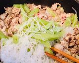 フキと豚バラ しらたきのあっさり生姜炒め作り方3写真