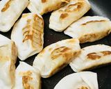 キャベツ&レトルト餃子のソース焼き作り方1写真