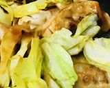 キャベツ&レトルト餃子のソース焼き作り方3写真