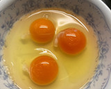 お弁当用…三角の卵焼き〜(o˘◡˘o)♡作り方1写真