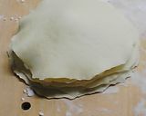 手作り　基本の餃子の皮作り方12写真
