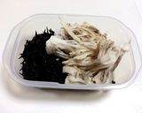 低糖質☆レンジで♪ひじきと舞茸の和え物作り方2写真