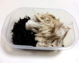 低糖質☆レンジで♪ひじきと舞茸の和え物作り方2写真
