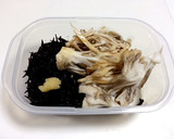 低糖質☆レンジで♪ひじきと舞茸の和え物作り方3写真