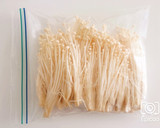 本だしで簡単！えのきと油揚げの味噌汁作り方4写真
