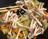 セロリと人参としめじの味噌マヨ炒め＊作り方2写真