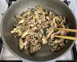 旨みベーコンで主役＊舞茸の簡単麺つゆ炒め作り方6写真