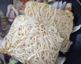 リケンのノンオイル　うま塩で焼きそば作り方2写真