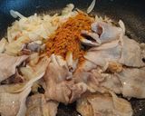 新玉葱で♪厚揚げと豚バラのさっと煮カレー作り方5写真