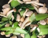 ダイエット飯 鶏胸青梗菜カットしめじ炒め作り方5写真