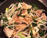 大学生の男飯、鳥モモ肉と野菜炒め作り方4写真