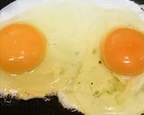 シンプルエッグ☆チーズを合わせる目玉焼き作り方1写真